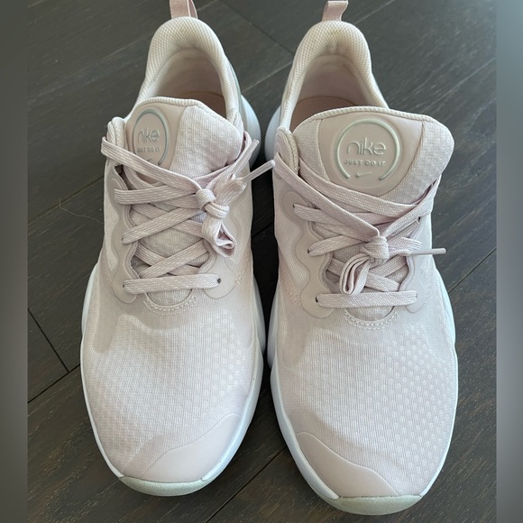 Nike Sneakers - Picture 3 of 4